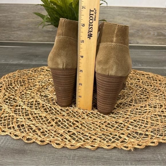 LUCKY Shylow Beige Wedge Zippered Ankle Boot Size 7 - Picture 9 of 13